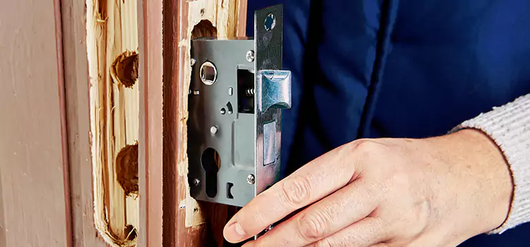 Garage Door Lock Replacement East Massapequa
