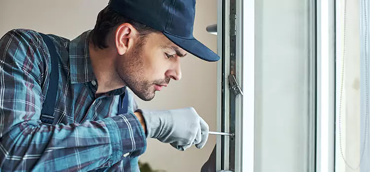 Emergency Response for Latch Issues East Massapequa